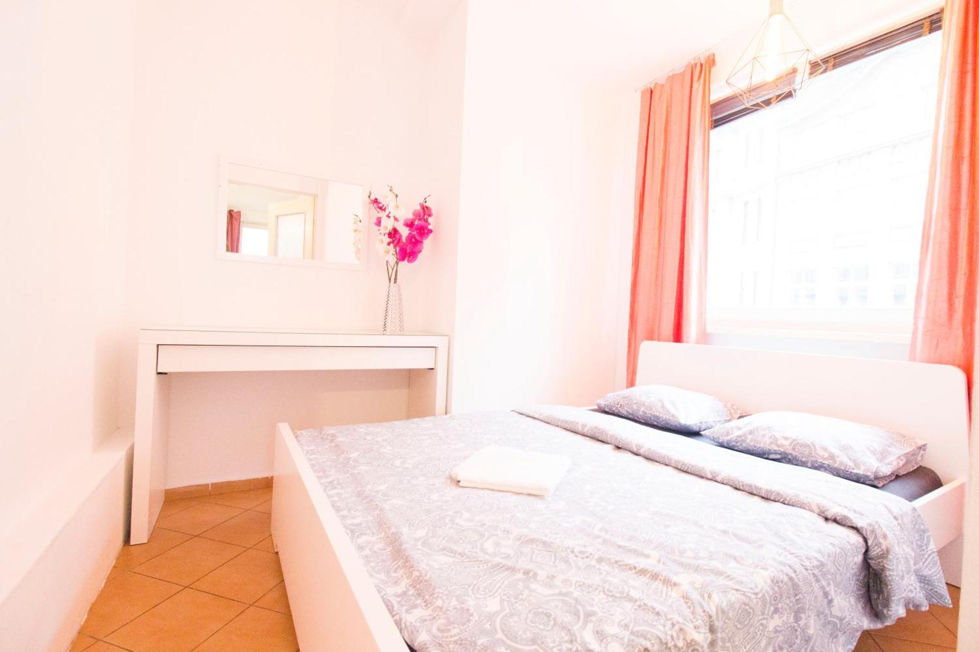 Appartamento Happyestate Ul Biskupia Old Town Breslavia Esterno foto